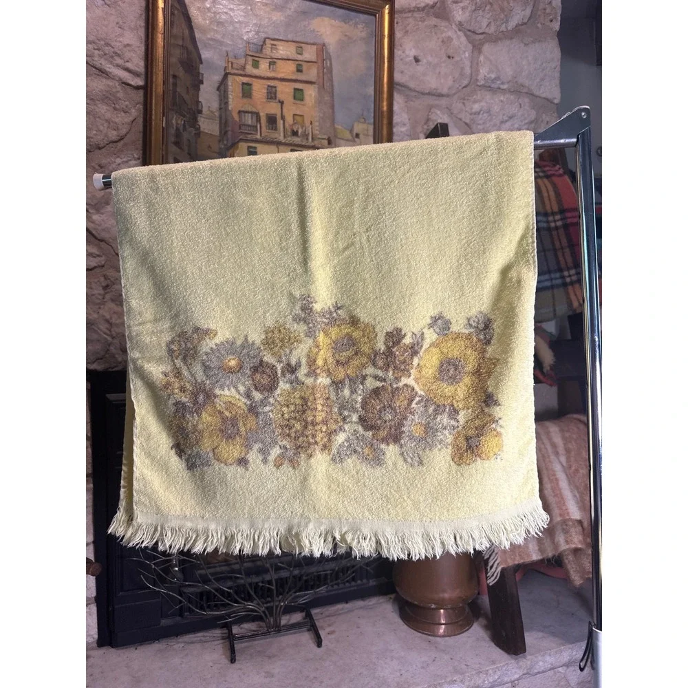 Vintage‎ Yellow Floral Bath Towel Retro Bathroom Decor Fringe